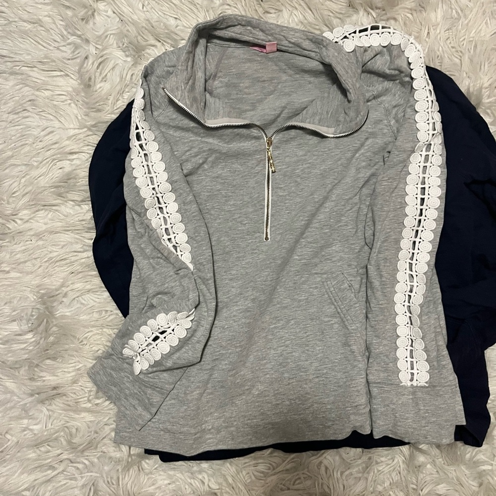Lilly Pulitzer Popover in gray with lace sleeves